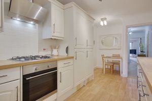 Kitchen/Breakfast Room- click for photo gallery